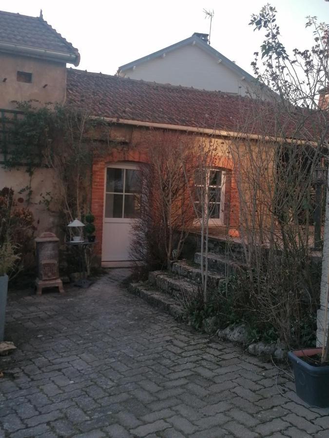 Apartamento Mini Garni Vendemiaire Vesoul Exterior foto