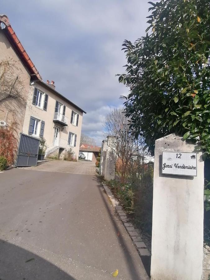 Apartamento Mini Garni Vendemiaire Vesoul Exterior foto